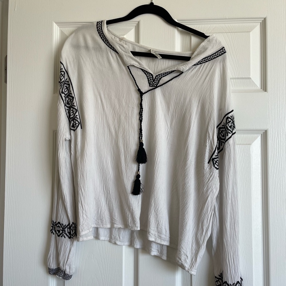 black & white long sleeve top